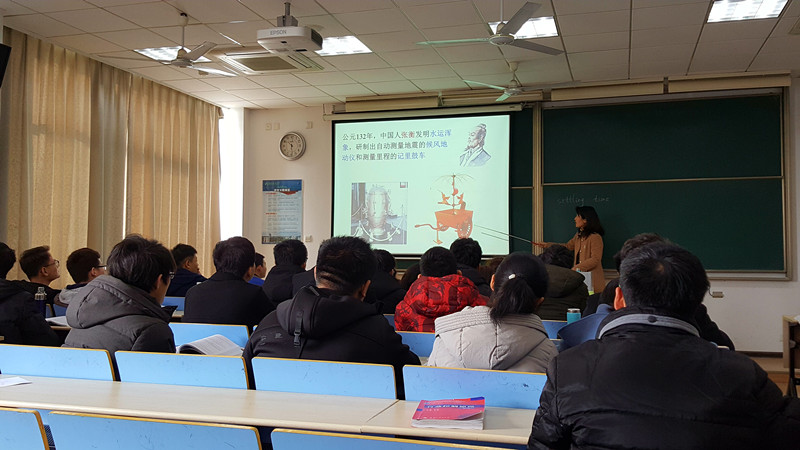 2018-2-26-新学期课堂一派生机盎然-自动化学院开学查课纪实 (2)_副本.jpg